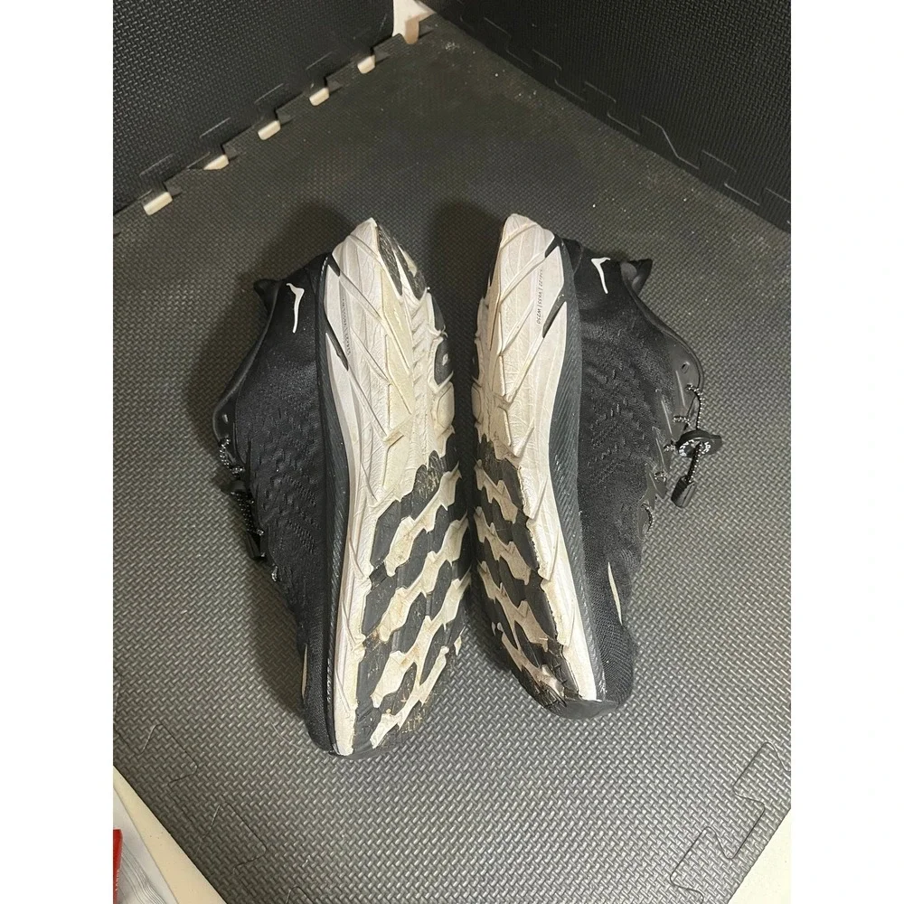 Hoka One One Men's Clifton‎ 8 Size US 12 D Black White 1119393 Running Shoes